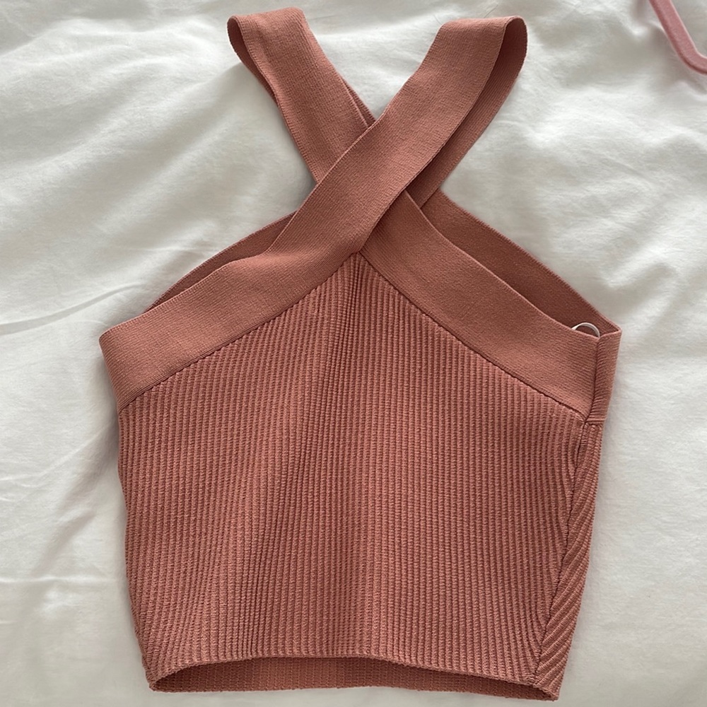 Aritzia Babaton Criss Cross Sculpt Tank